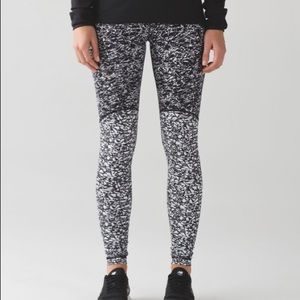 Black and white speckled leggings